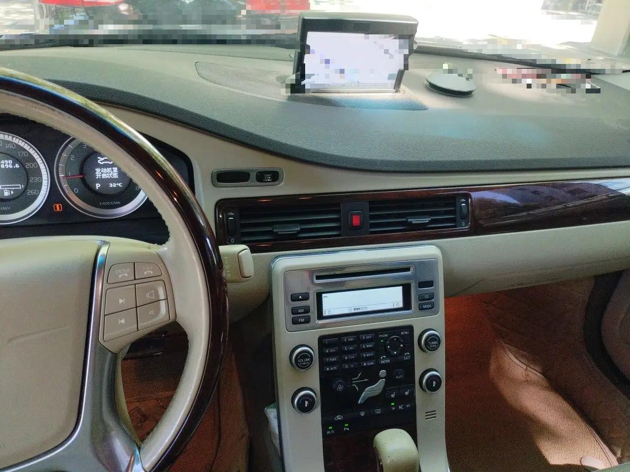 Volvo S80L 2011 2.0T ZhiZun Edition — миниатюра 13