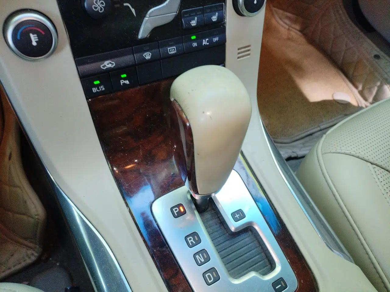 Volvo S80L 2011 2.0T ZhiZun Edition — миниатюра 14