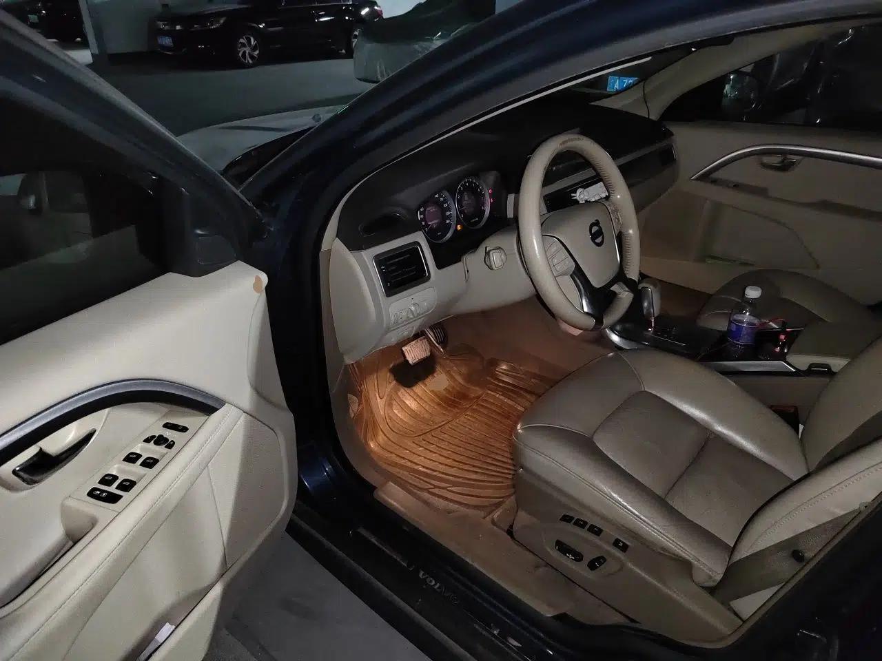Volvo S80L 2012 2.0T T5 Luxury Edition — миниатюра 16