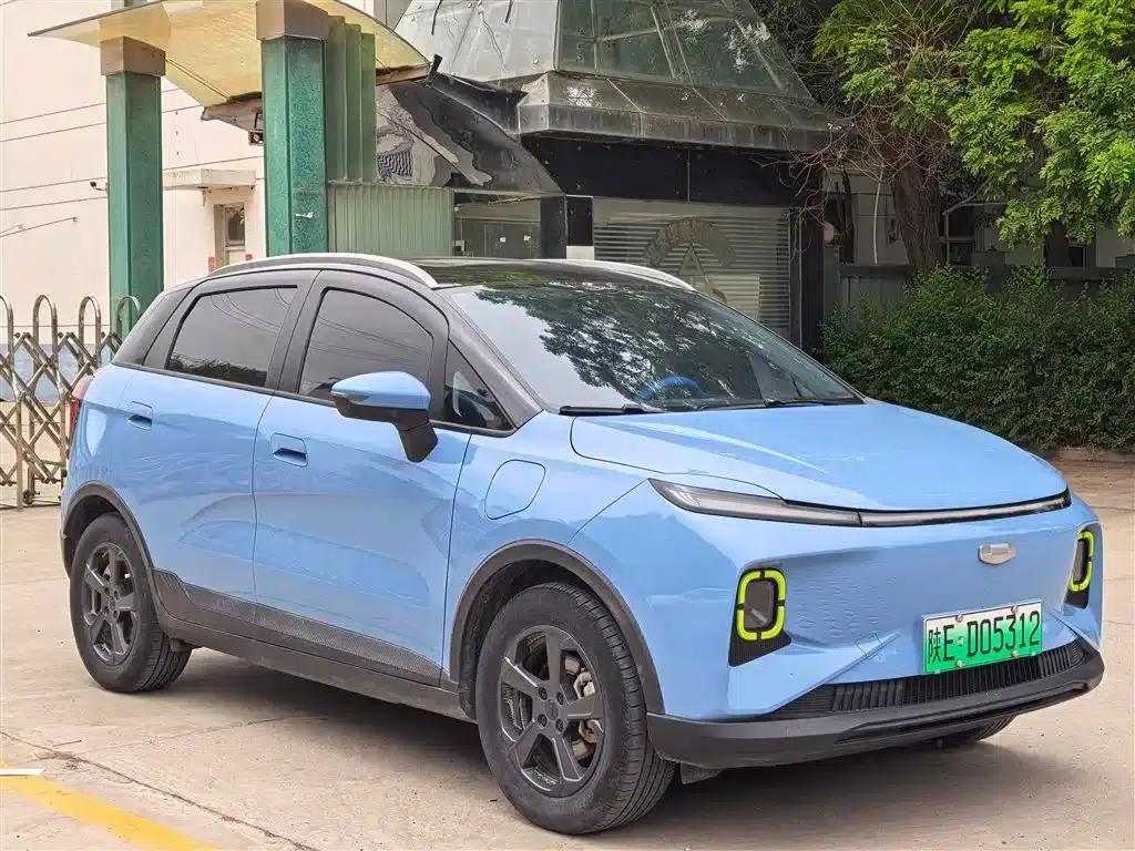 Geely Geometry E Firefly 2023 Model 401KM Lightning Tiger 5-Seater — миниатюра 1