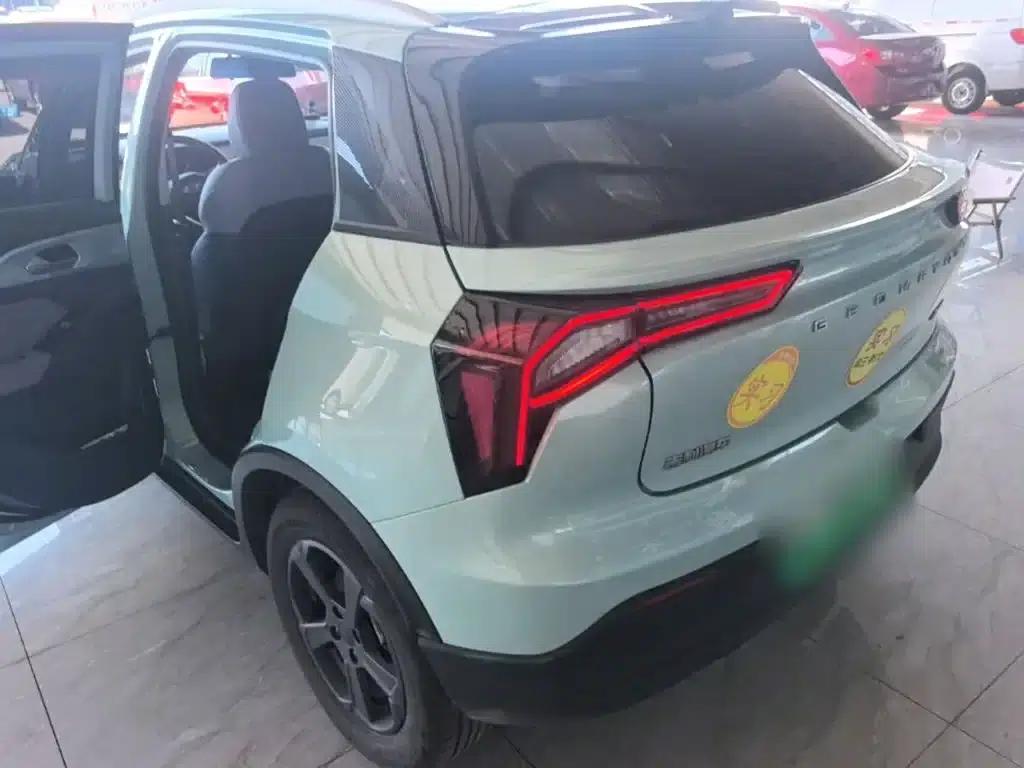 Geely Geometry E Firefly 2023 Model 320KM Cute Tiger 5-Seater — миниатюра 5