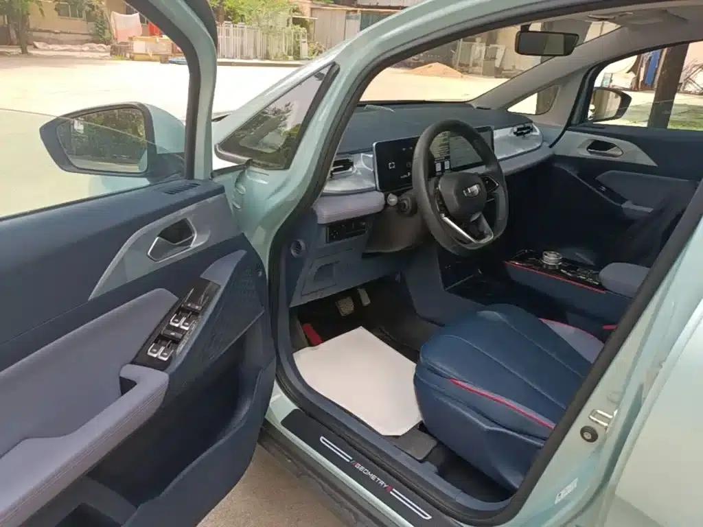 Geely Geometry E Firefly 2023 Model 401KM Linglong Tiger 5-Seater — миниатюра 16
