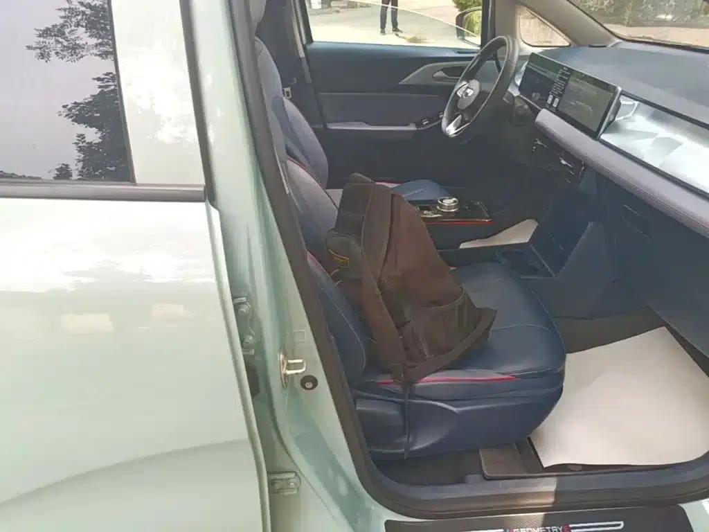 Geely Geometry E Firefly 2023 Model 401KM Linglong Tiger 5-Seater — миниатюра 25