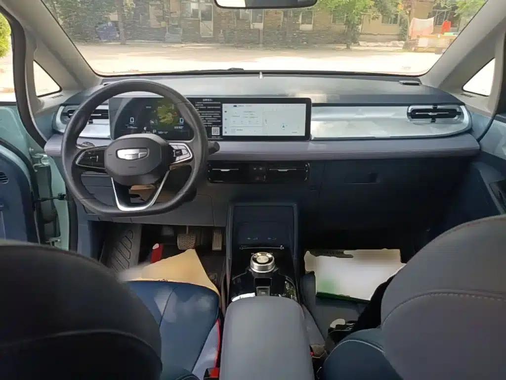 Geely Geometry E Firefly 2023 Model 401KM Linglong Tiger 5-Seater — миниатюра 10