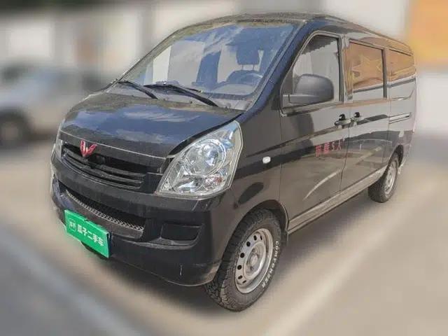 Wuling Rongguang S 2021 1.2L Base Model 5-Seater LSI