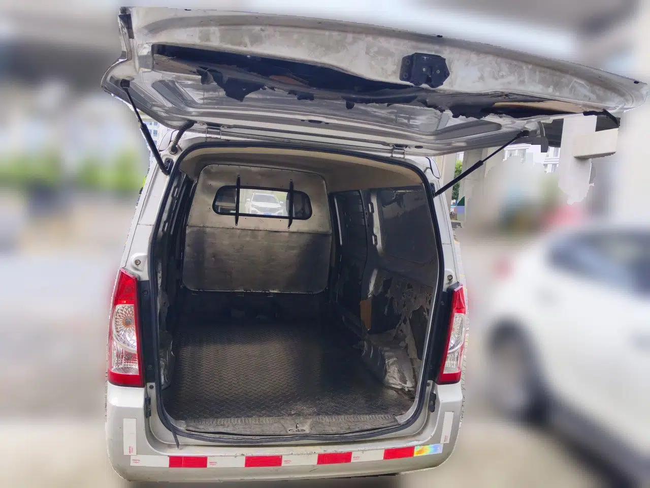 Wuling Rongguang S 2023 1.5L Basic Enclosed-Window Vehicle 2 Seats — миниатюра 16