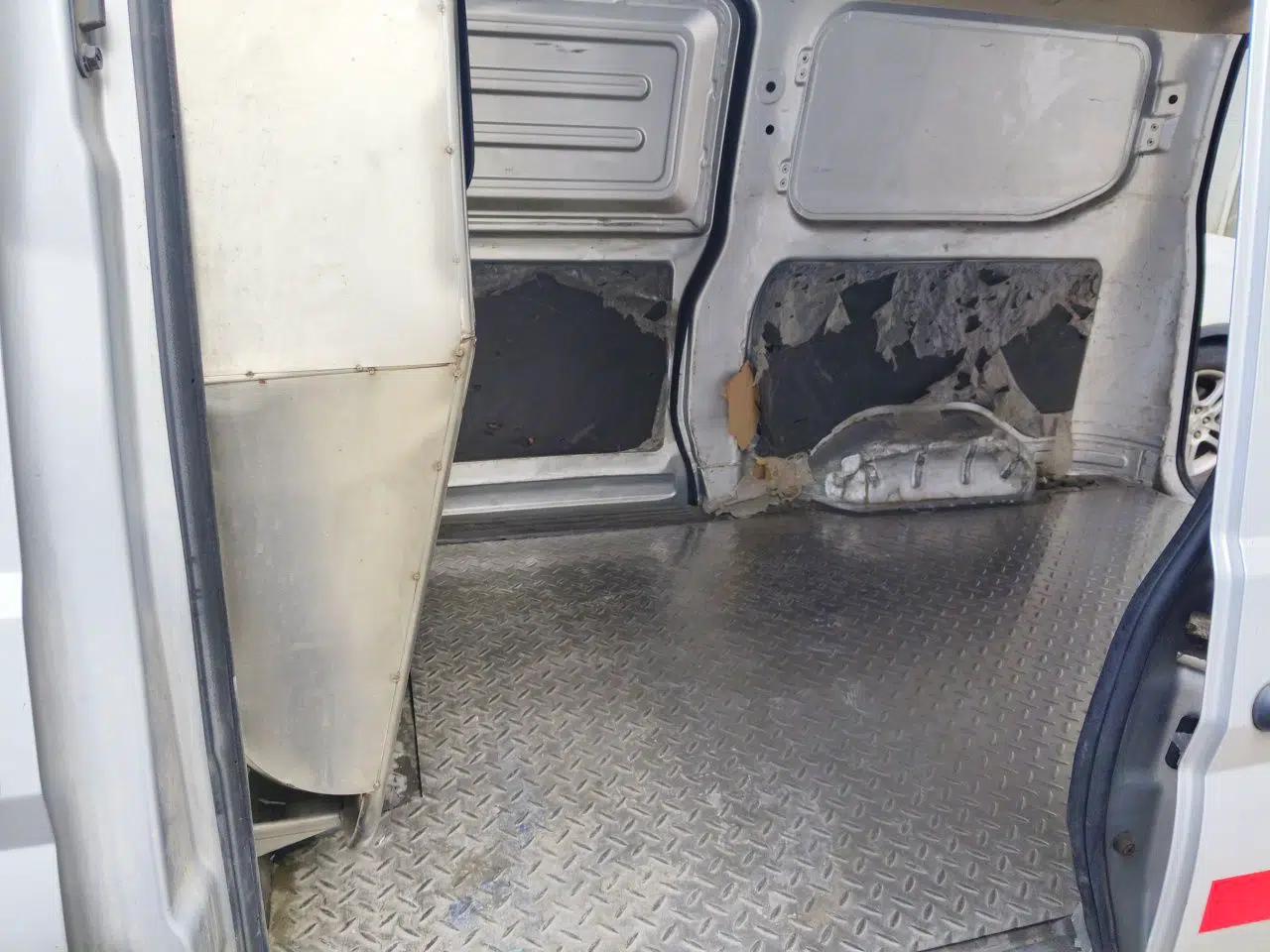 Wuling Rongguang S 2023 1.5L Basic Enclosed-Window Vehicle 2 Seats — миниатюра 20