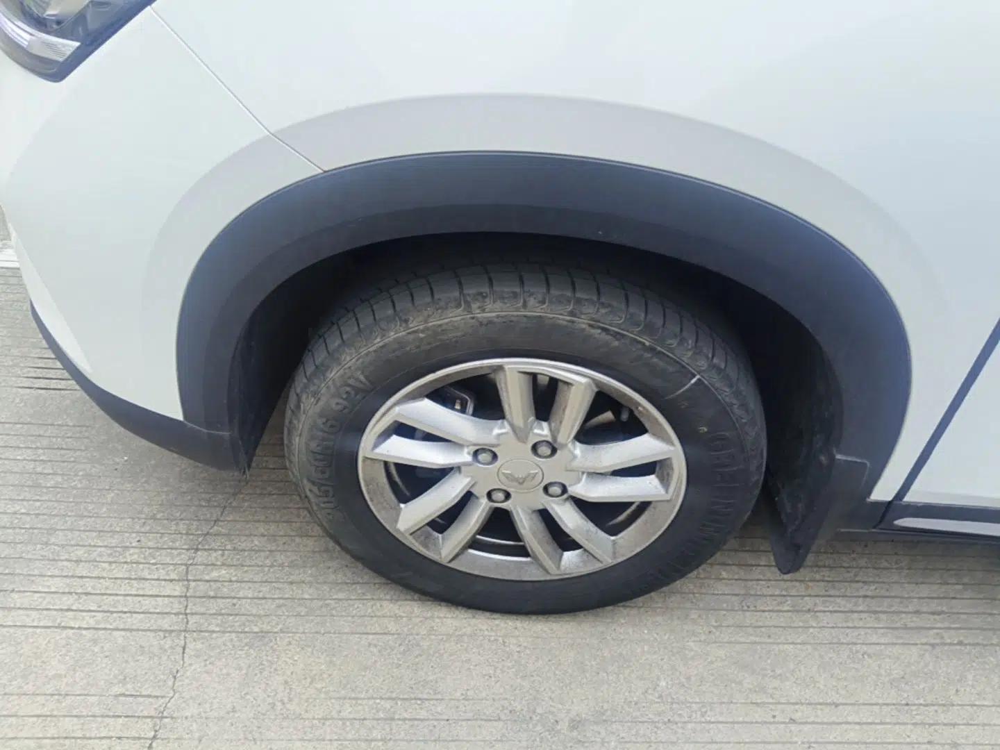 Wuling Alvez 2022 1.5L CVT Comfort Edition — миниатюра 15