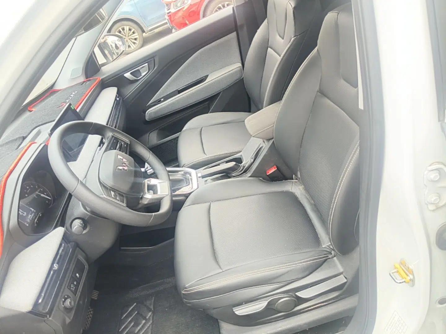 Wuling Alvez 2022 1.5L CVT Comfort Edition — миниатюра 22