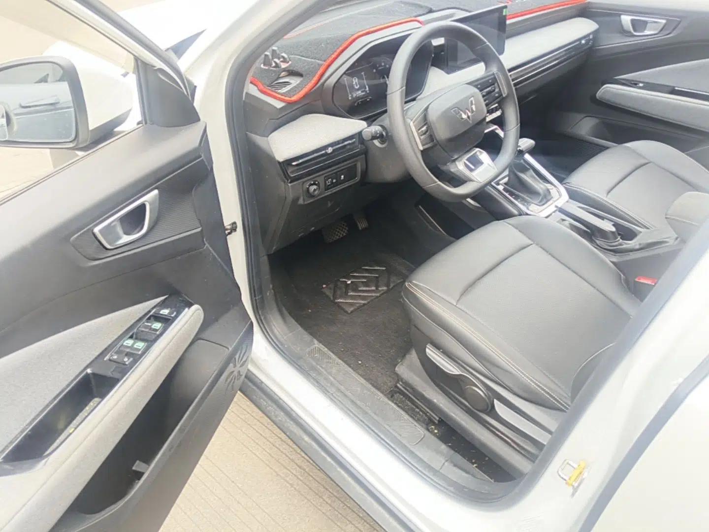 Wuling Alvez 2022 1.5L CVT Comfort Edition — миниатюра 23