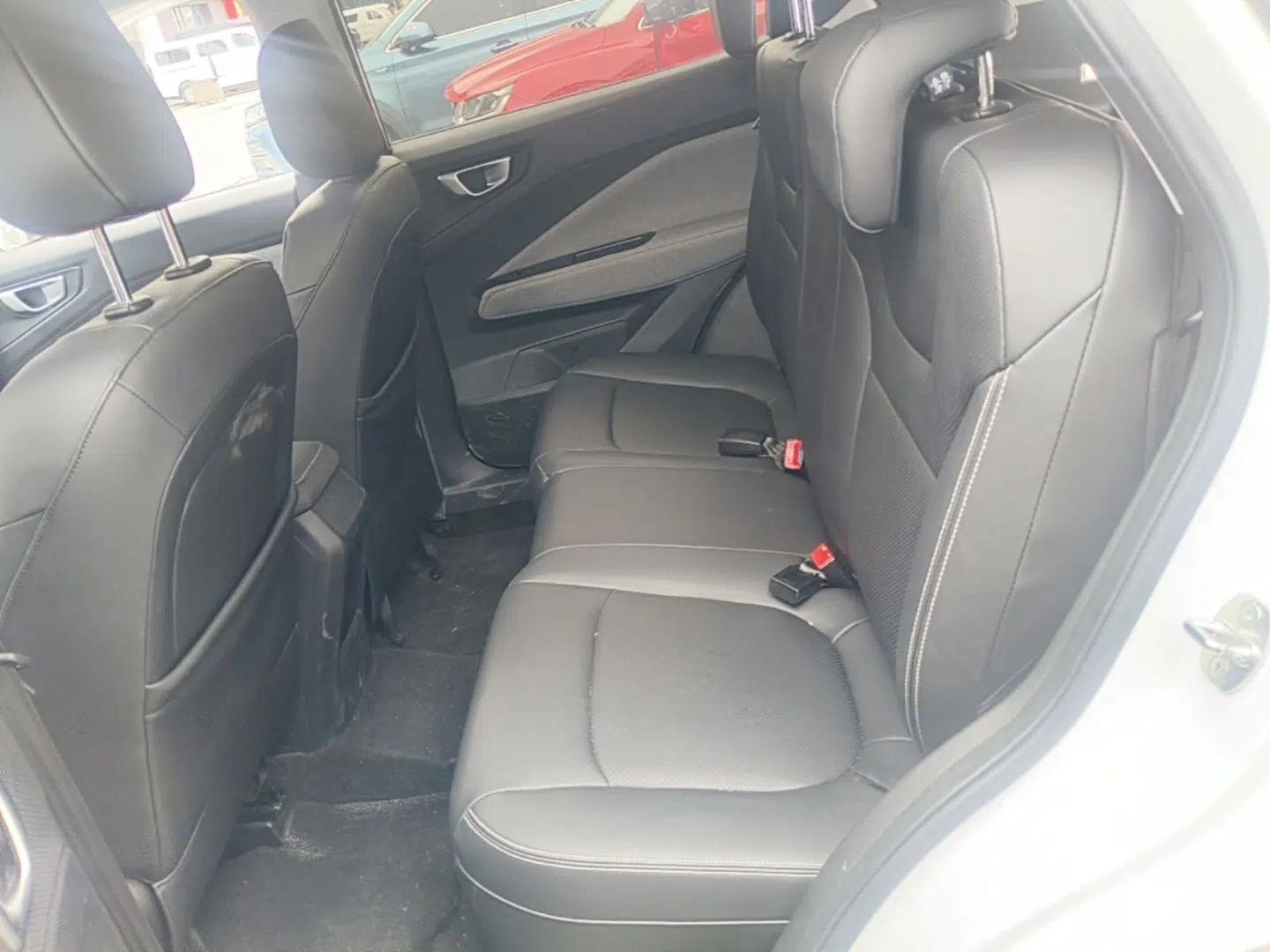 Wuling Alvez 2022 1.5L CVT Comfort Edition — миниатюра 25