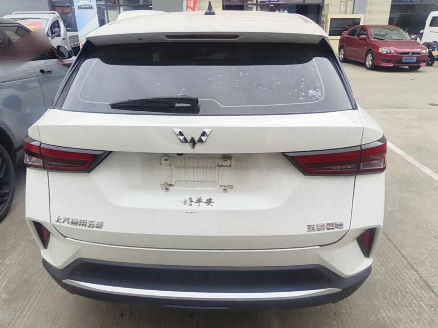 Wuling Alvez 2022 1.5L CVT Comfort Edition — миниатюра 5