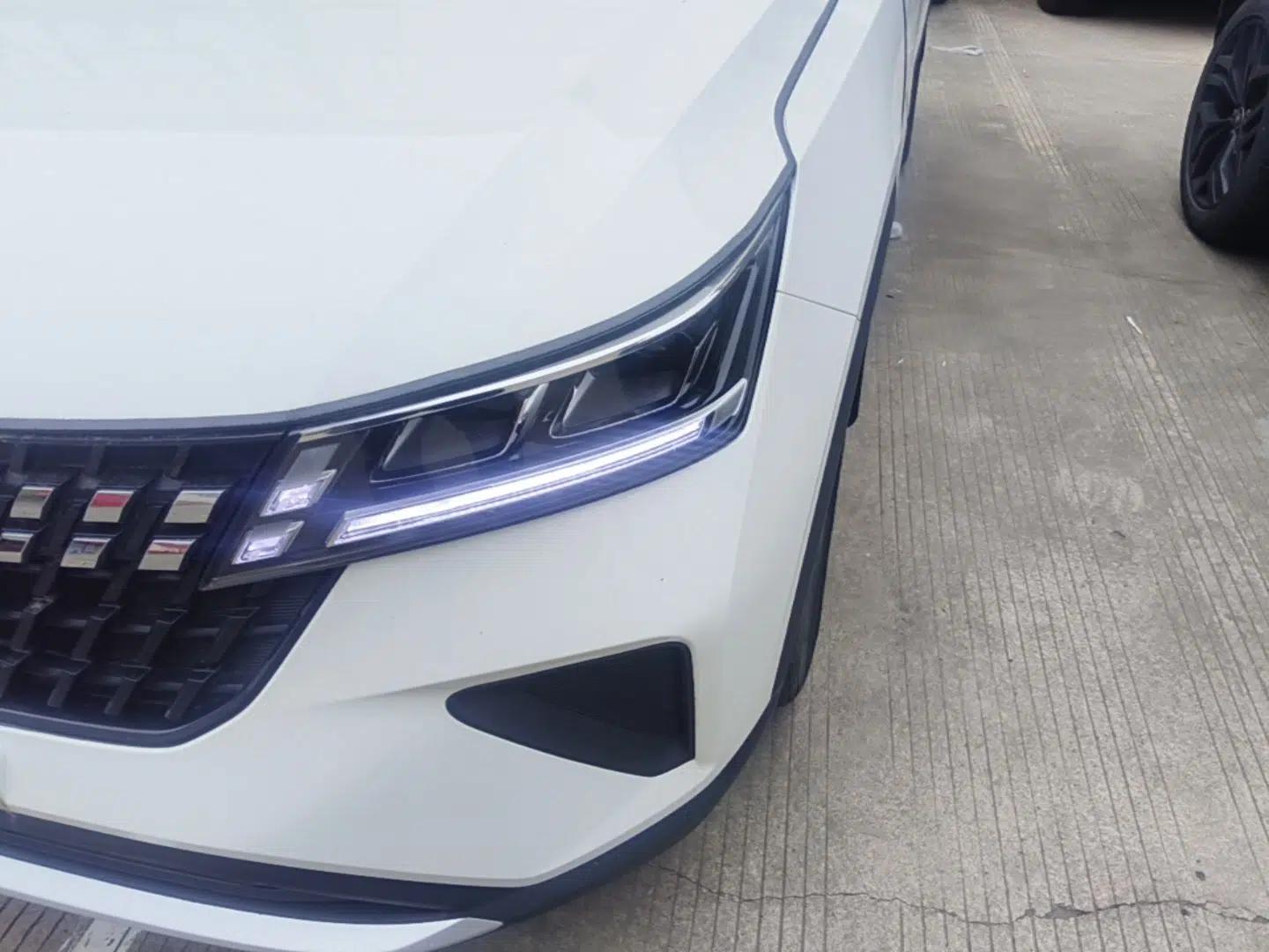Wuling Alvez 2022 1.5L CVT Comfort Edition — миниатюра 8