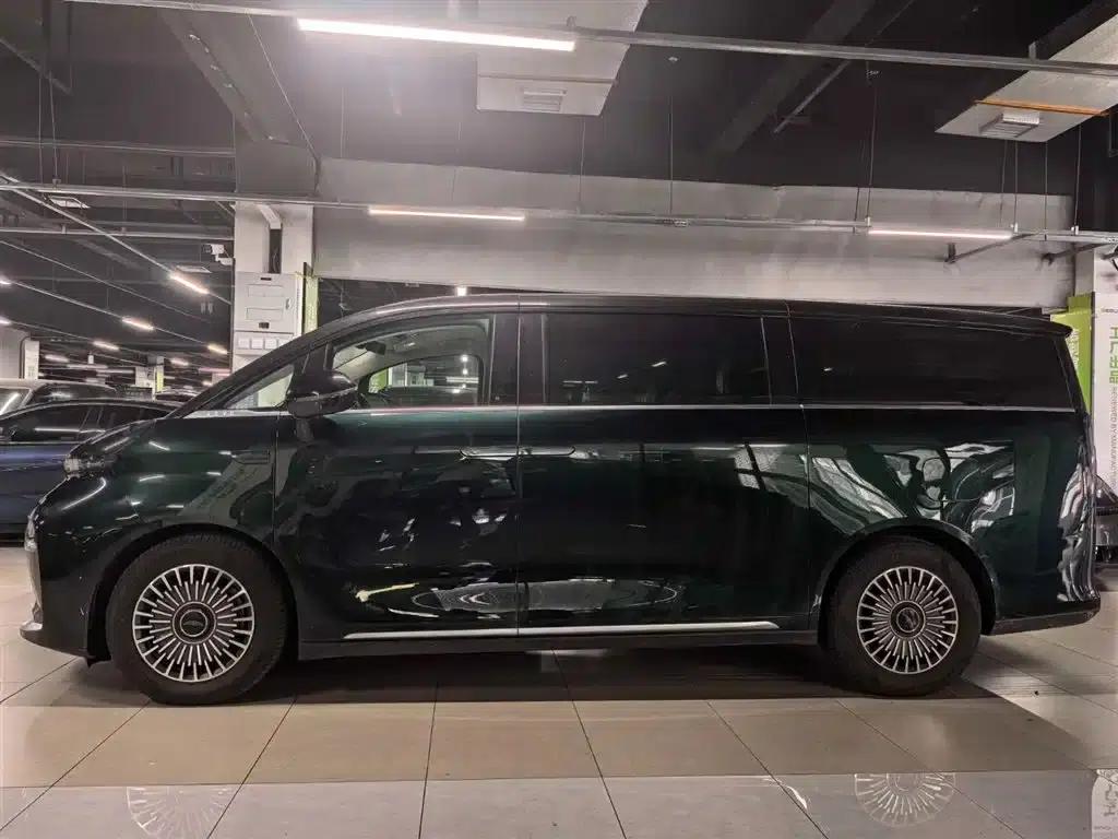 Yizhen L380 2025 Model 805km Flagship Edition 4WD — миниатюра 4