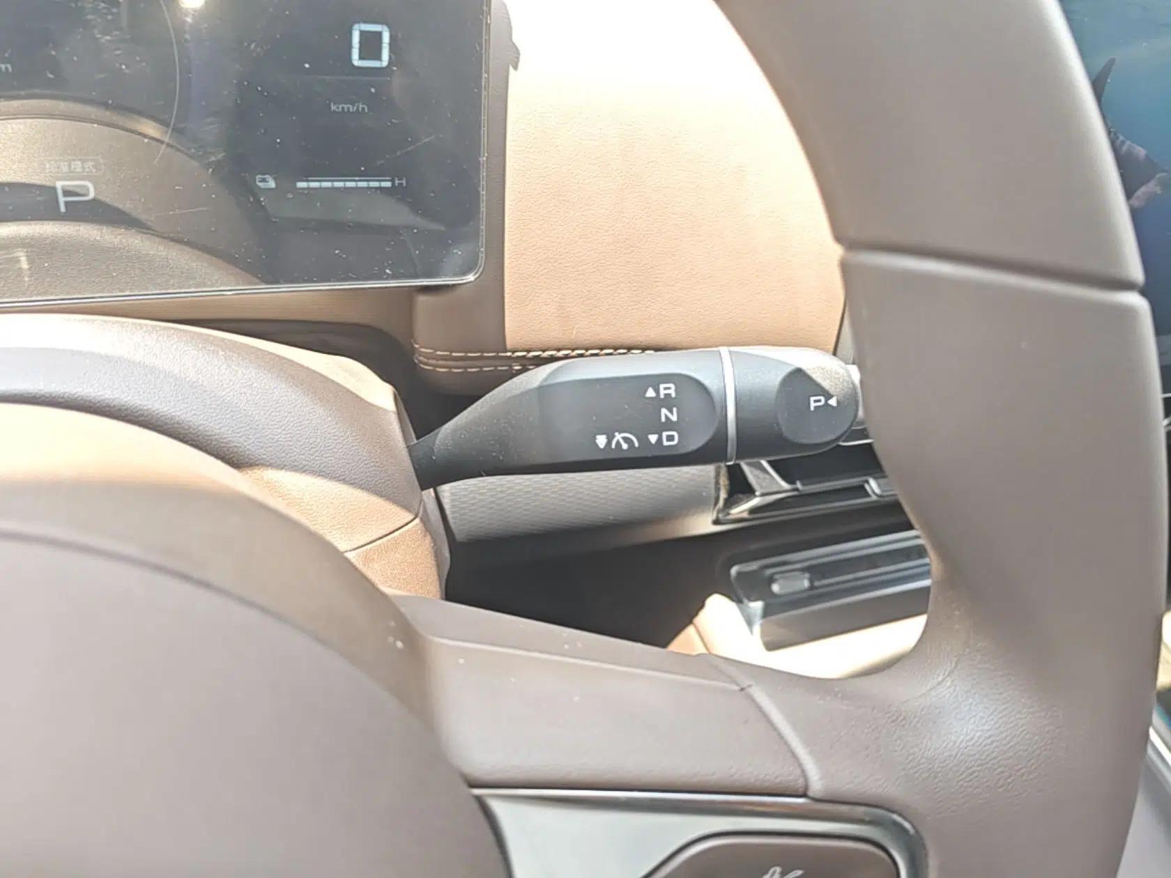 Wuling Xingguang 560 New Energy 2026 Model, Plug-in Hybrid, 125 km, Luxury Version — миниатюра 21