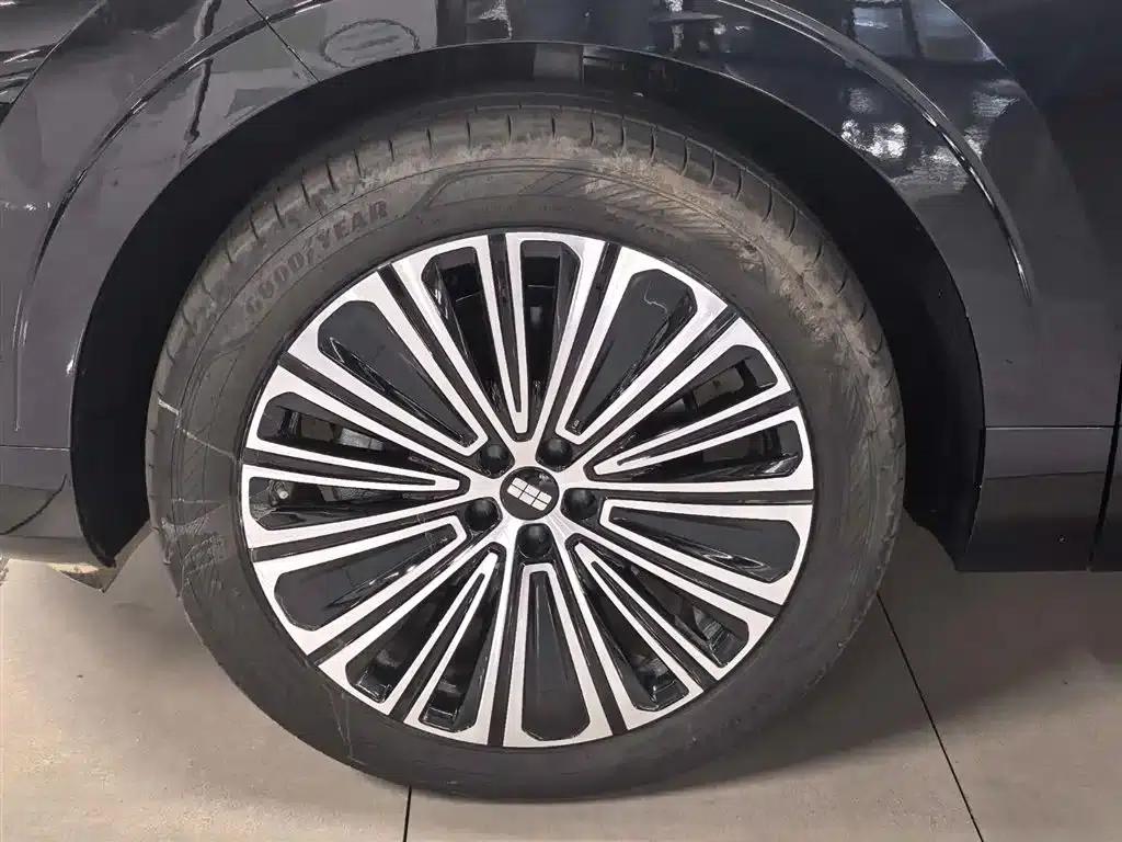 Galaxy M9 2025 210km/h AWD Navigator Edition — миниатюра 7