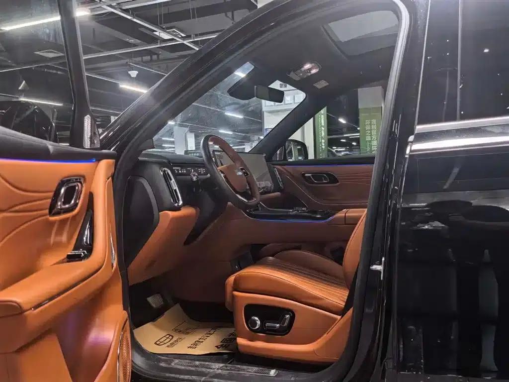 Galaxy M9 2025 210km/h AWD Navigator Edition — миниатюра 9