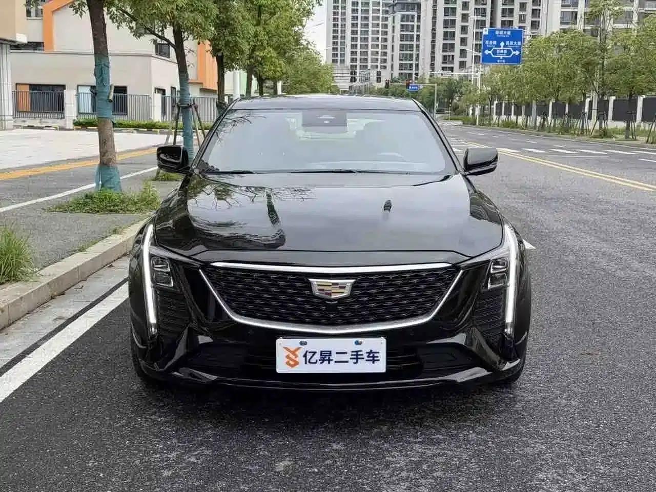 2024 Cadillac CT5 28T Luxury Pro — миниатюра 2