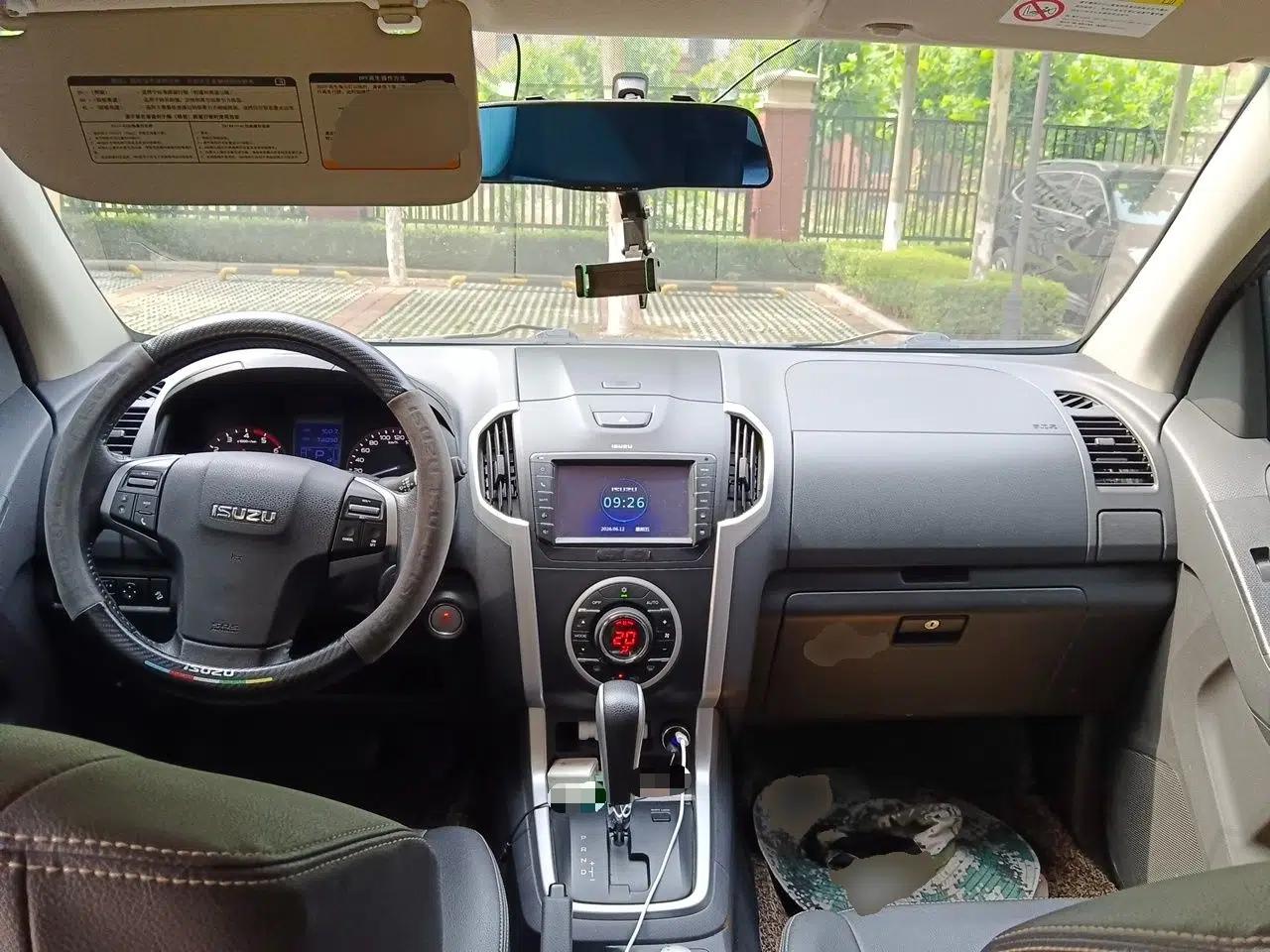 Isuzu D-MAX 2018 3.0T Four-Wheel Drive Automatic Ultra-Luxury Version 4JJ1-TC HI — миниатюра 9