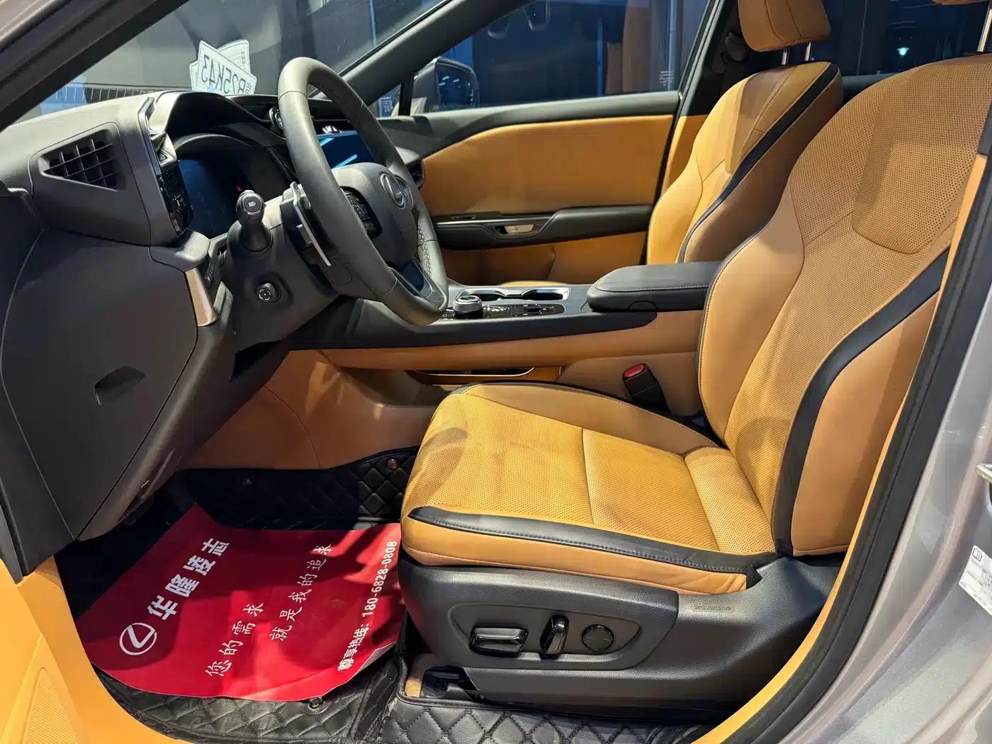 Lexus RZ 2023 450e AWD Luxury Edition — миниатюра 4