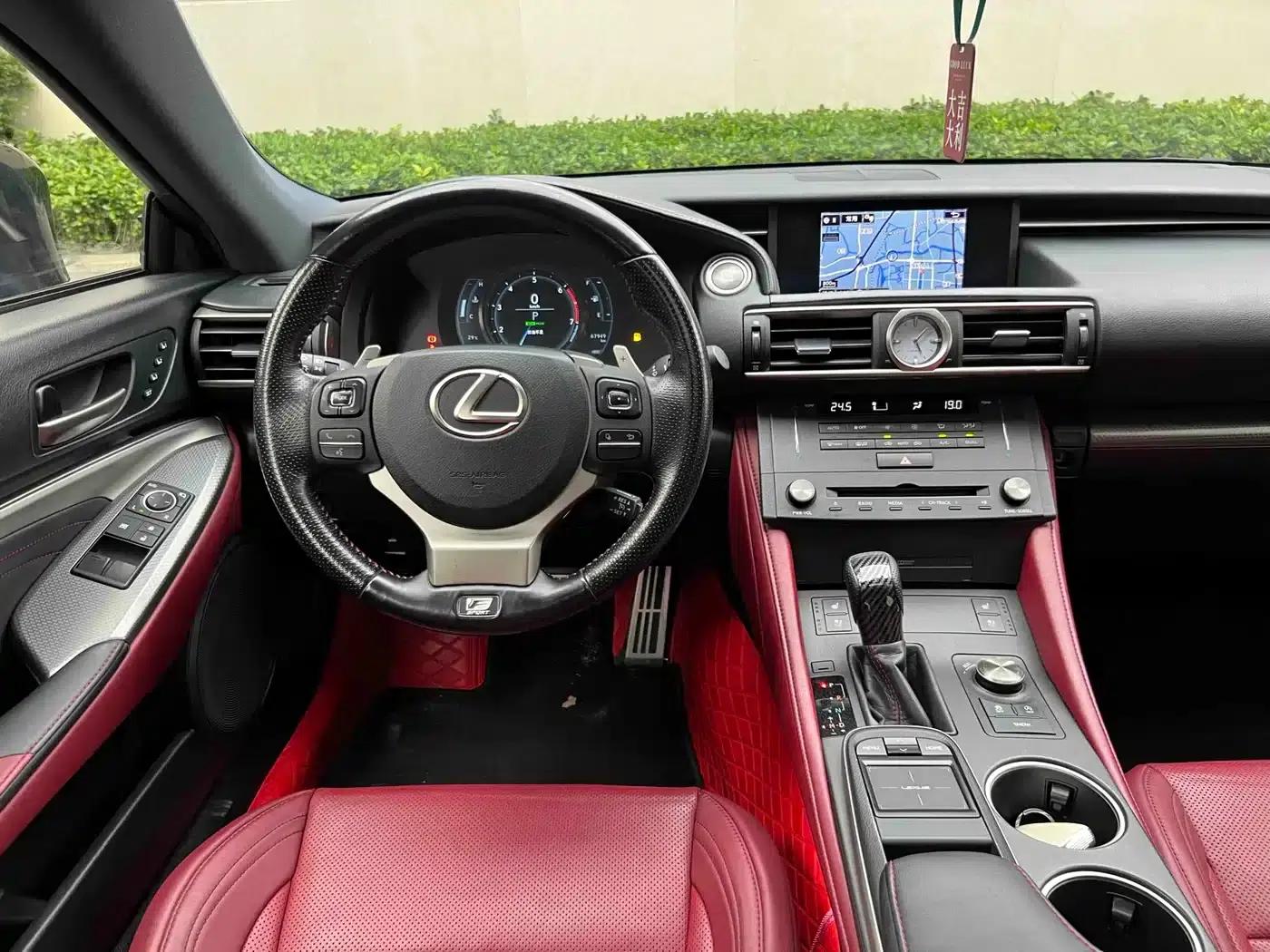Lexus RC 2016 200t F SPORT Edition — миниатюра 16