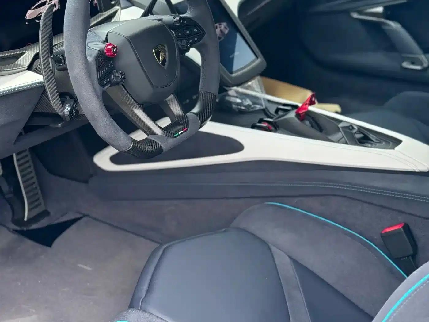 Revuelto 2023 6.5L PHEV Standard Edition — миниатюра 10