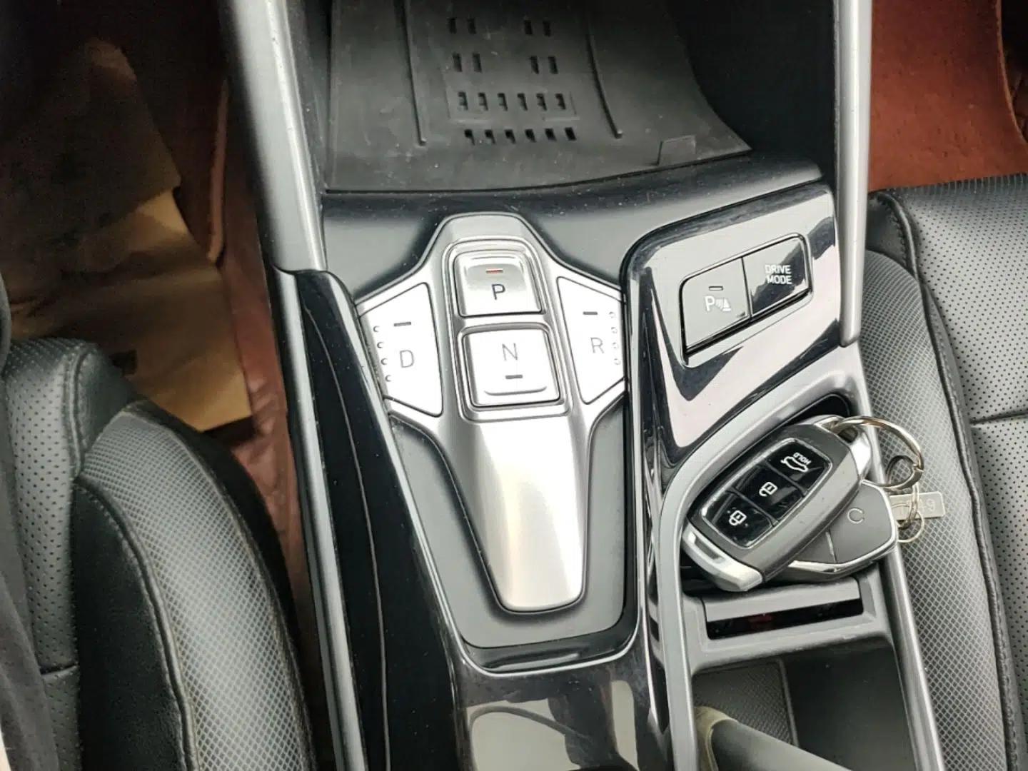 Hyundai Lafesta Electric 2020 GLX ZhiJie Edition — миниатюра 16