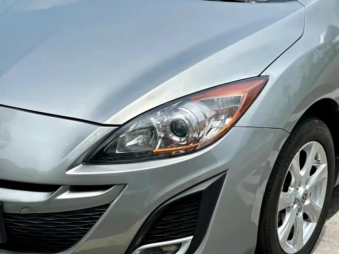 Mazda 3 Axela 2011 Sedan 2.0L Automatic Luxury — миниатюра 16