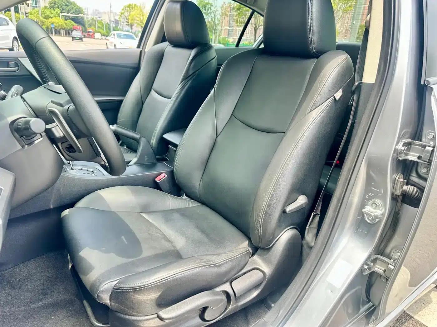 Mazda 3 Axela 2011 Sedan 2.0L Automatic Luxury — миниатюра 22