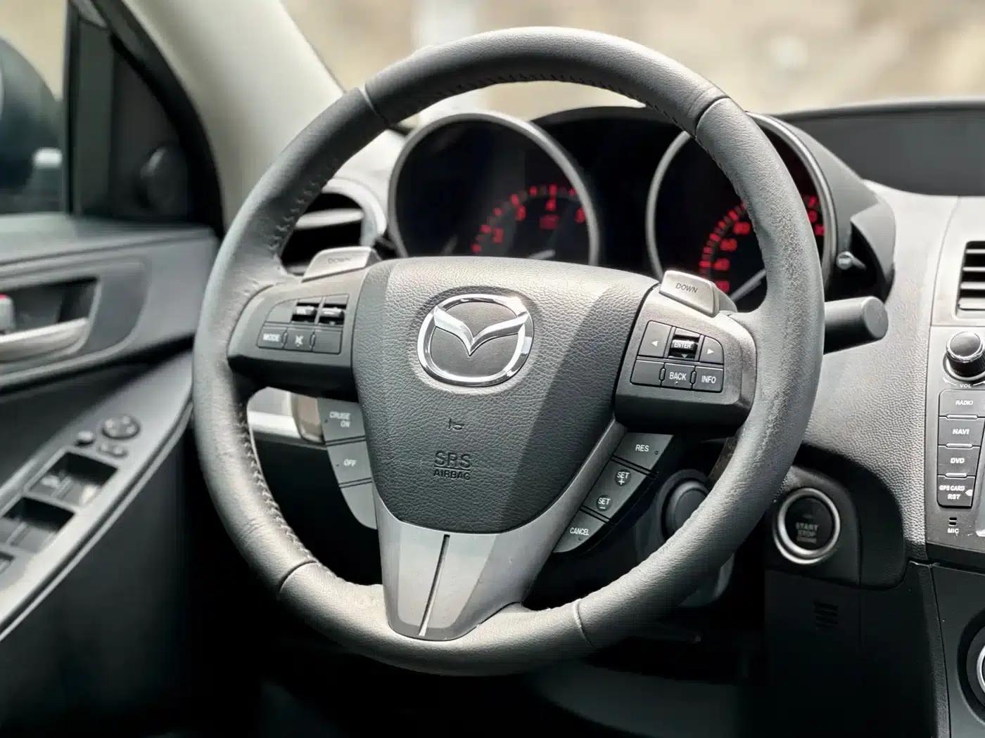 Mazda 3 Axela 2011 Sedan 2.0L Automatic Luxury — миниатюра 42