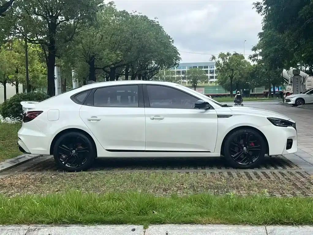 MG6 PHEV 2020 1.5T Hybrid Trophy Flagship Edition — миниатюра 5