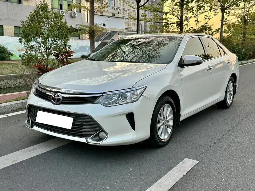 Toyota Camry 2015 2.0G Premier Edition — миниатюра 1