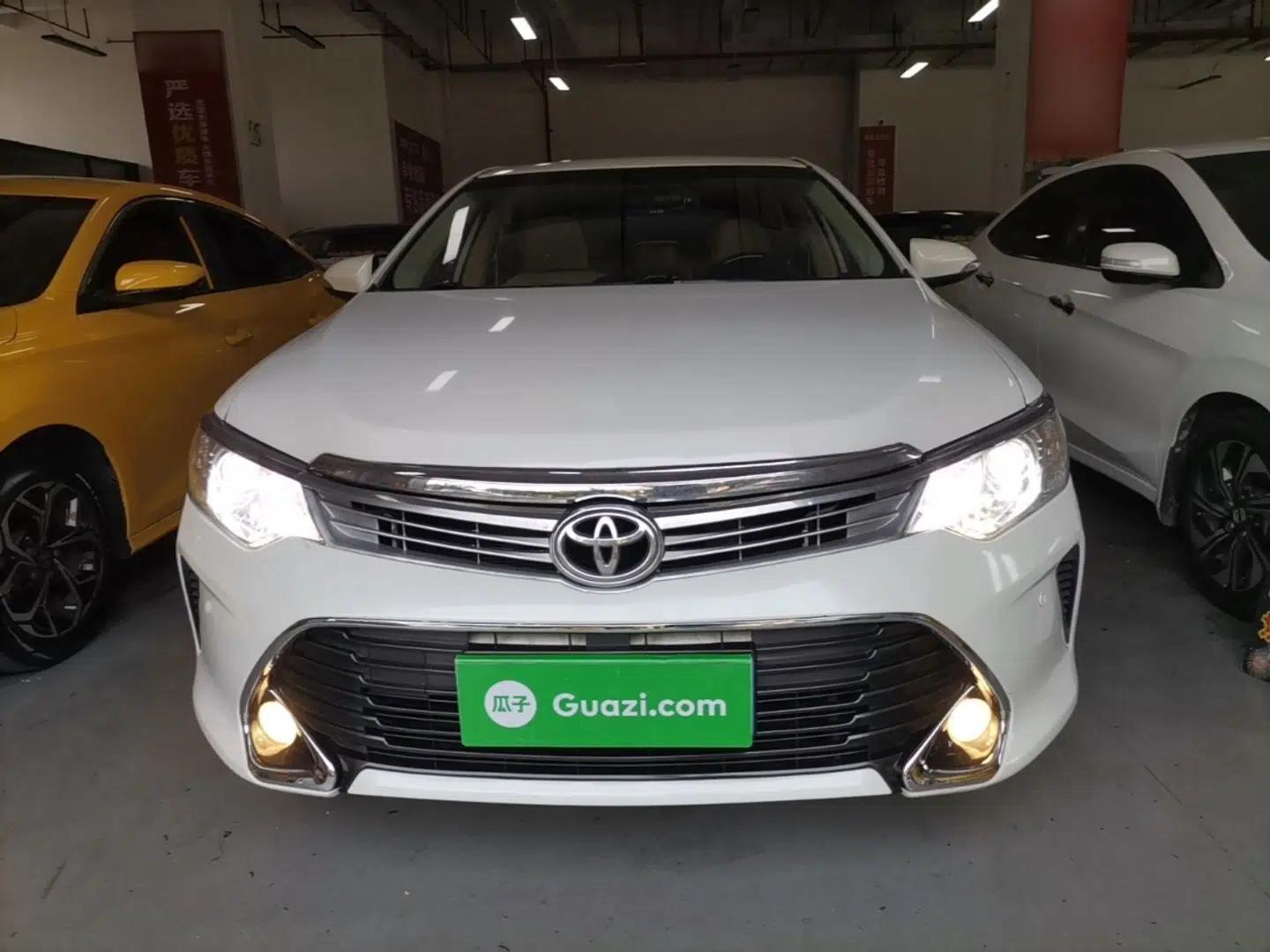 Toyota Camry 2015 2.0G Premier Edition — миниатюра 2