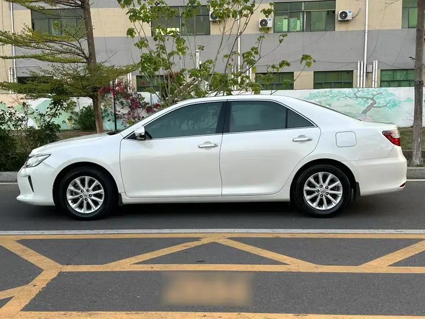 Toyota Camry 2015 2.0G Premier Edition — миниатюра 12