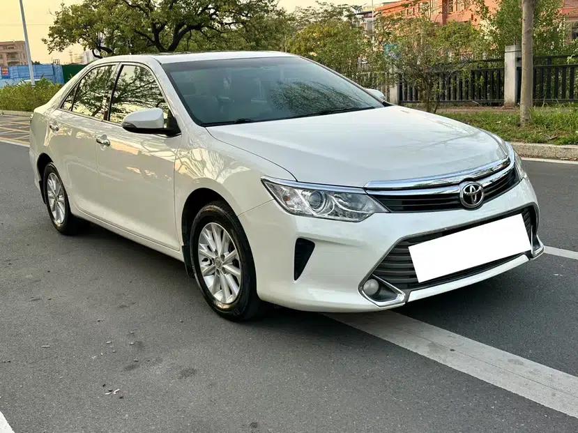Toyota Camry 2015 2.0G Premier Edition — миниатюра 14