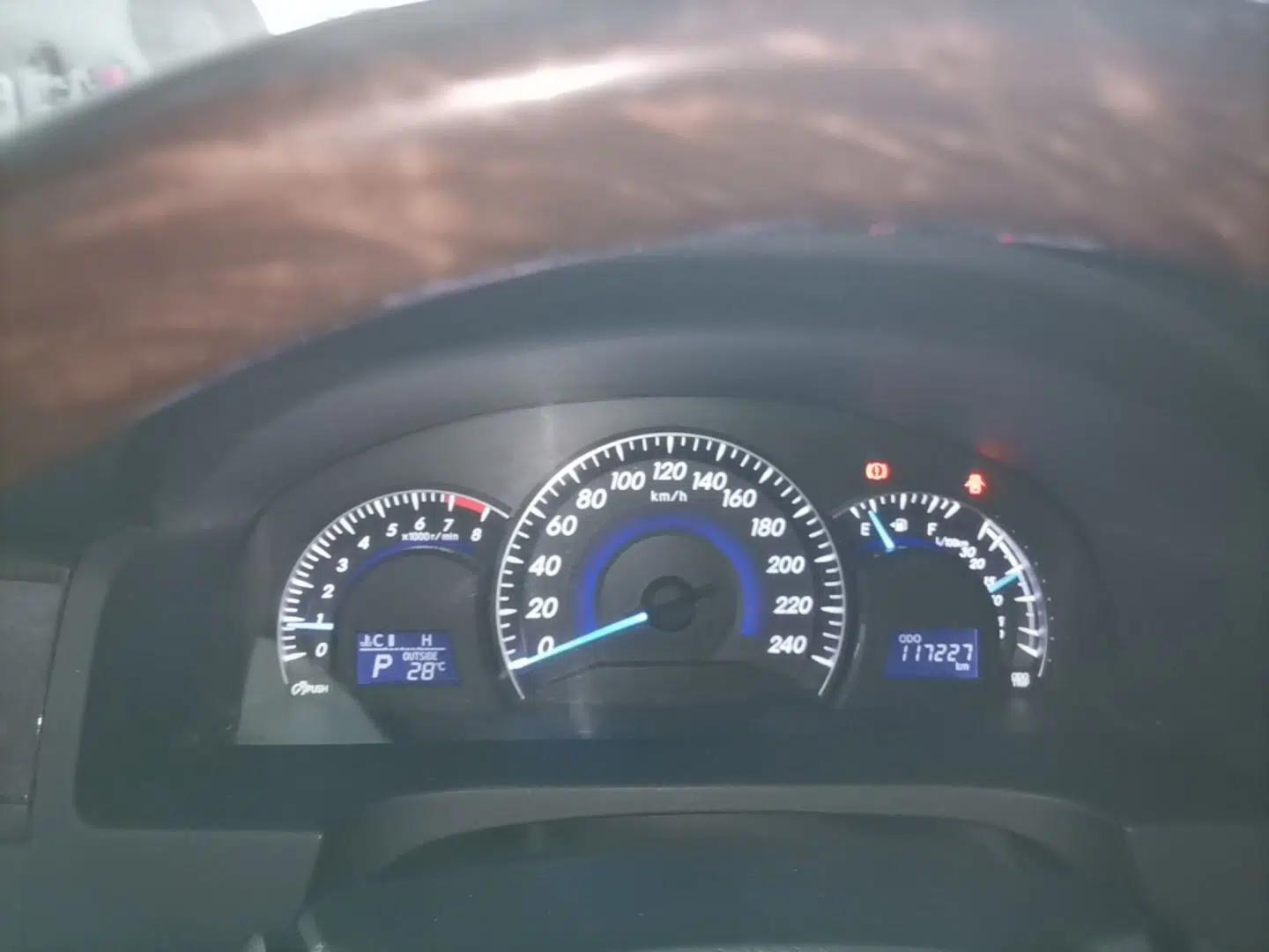 Toyota Camry 2015 2.0G Premier Edition — миниатюра 19
