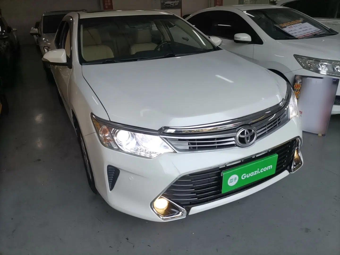 Toyota Camry 2015 2.0G Premier Edition — миниатюра 3