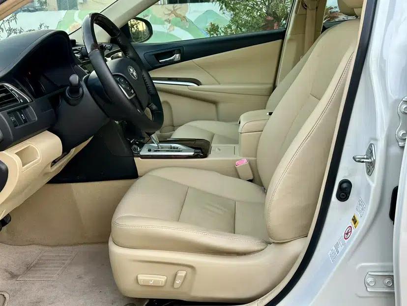 Toyota Camry 2015 2.0G Premier Edition — миниатюра 28