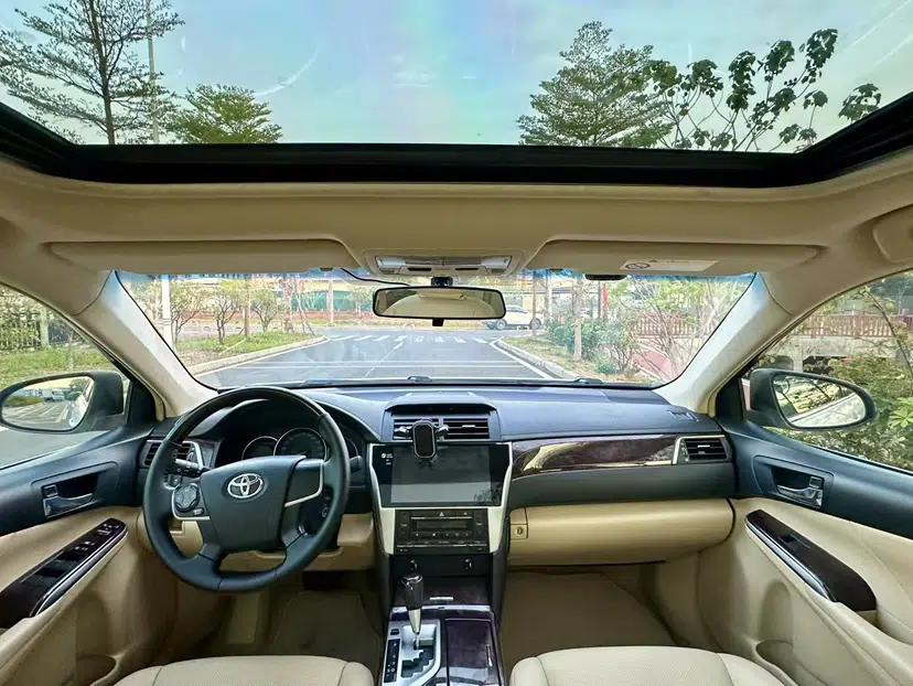 Toyota Camry 2015 2.0G Premier Edition — миниатюра 30