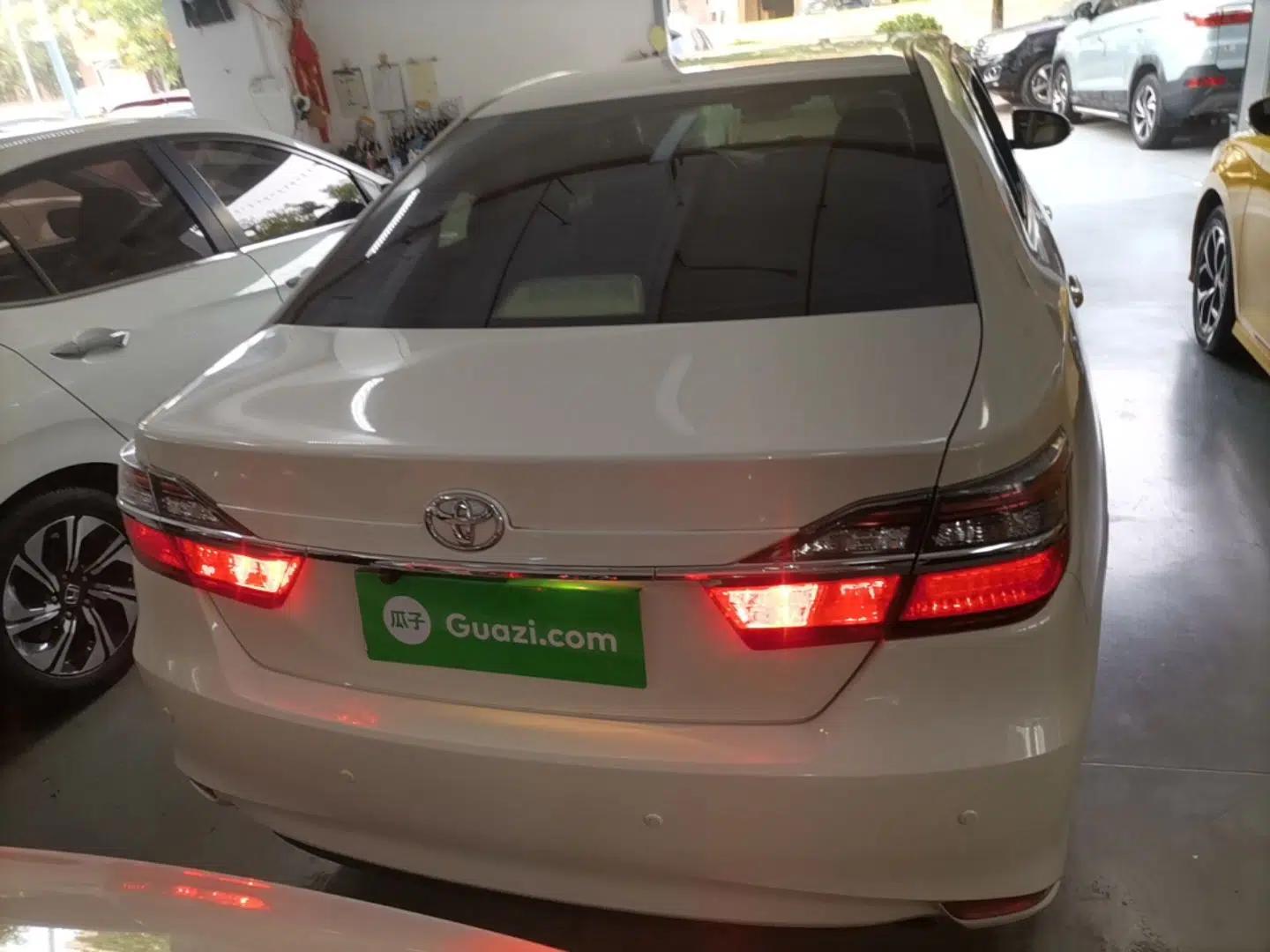 Toyota Camry 2015 2.0G Premier Edition — миниатюра 5