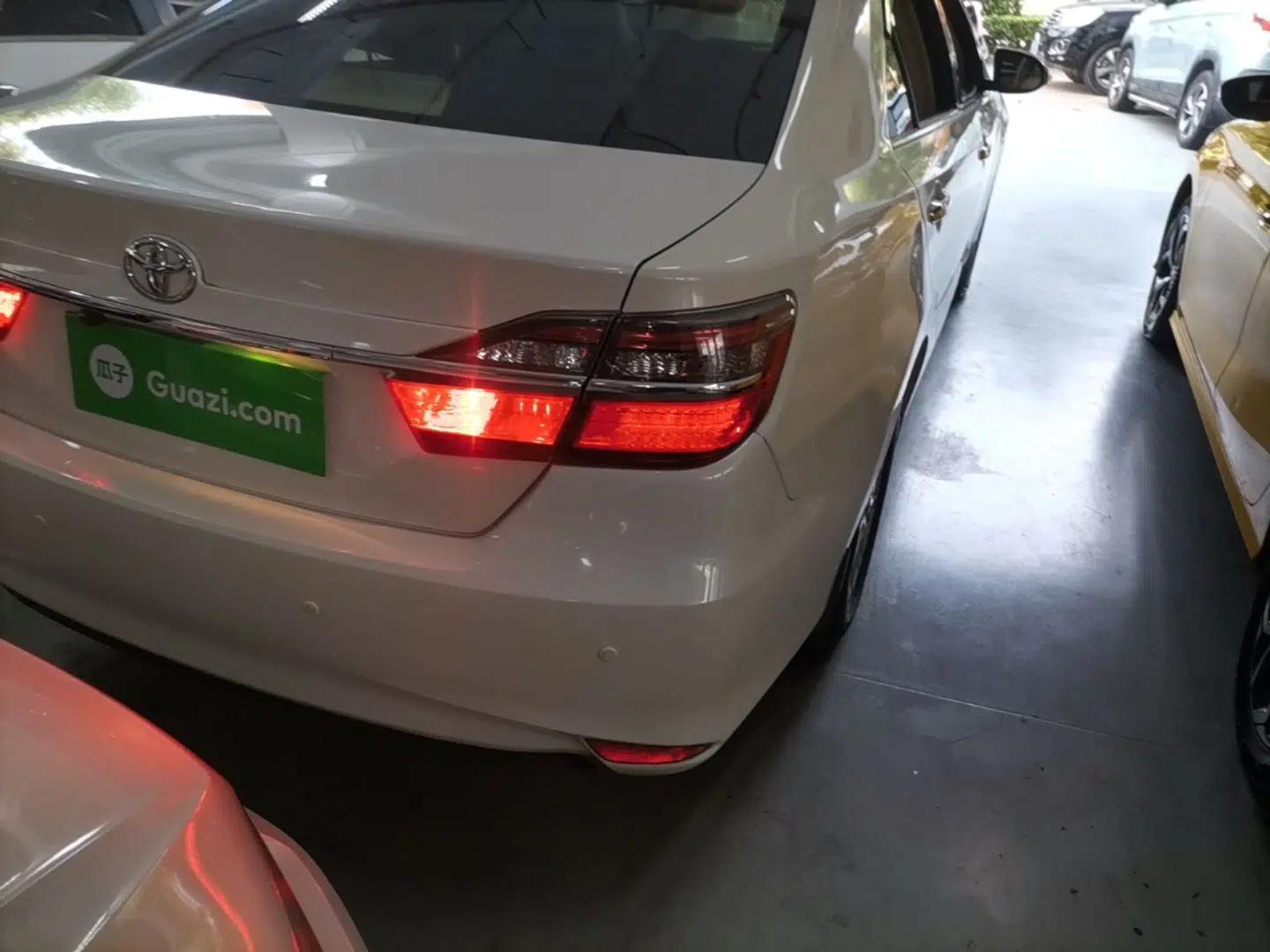 Toyota Camry 2015 2.0G Premier Edition — миниатюра 9