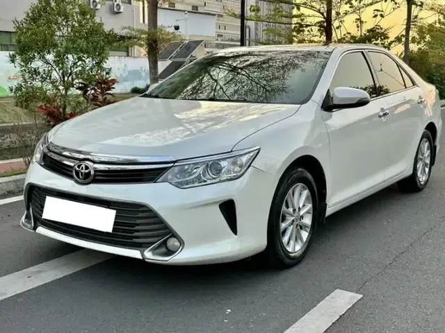 Toyota Camry 2015 2.0G Premier Edition