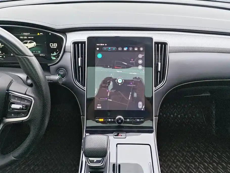 Roewe i6 MAX New Energy 2020 1.5T PHEV Cool Panoramic Sunroof Edition — миниатюра 13