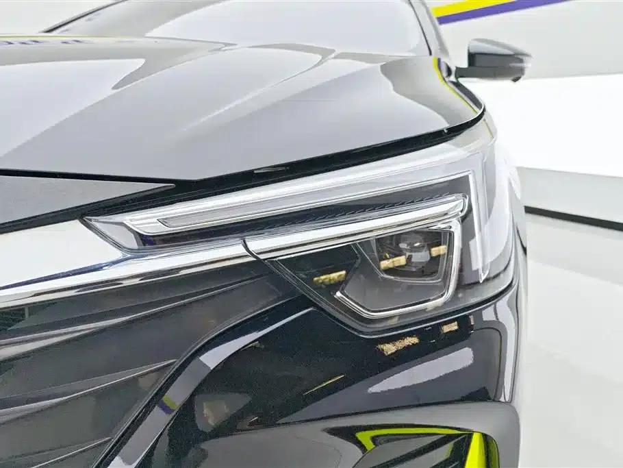 Roewe i6 MAX New Energy 2020 1.5T PHEV Cool Panoramic Sunroof Edition — миниатюра 5