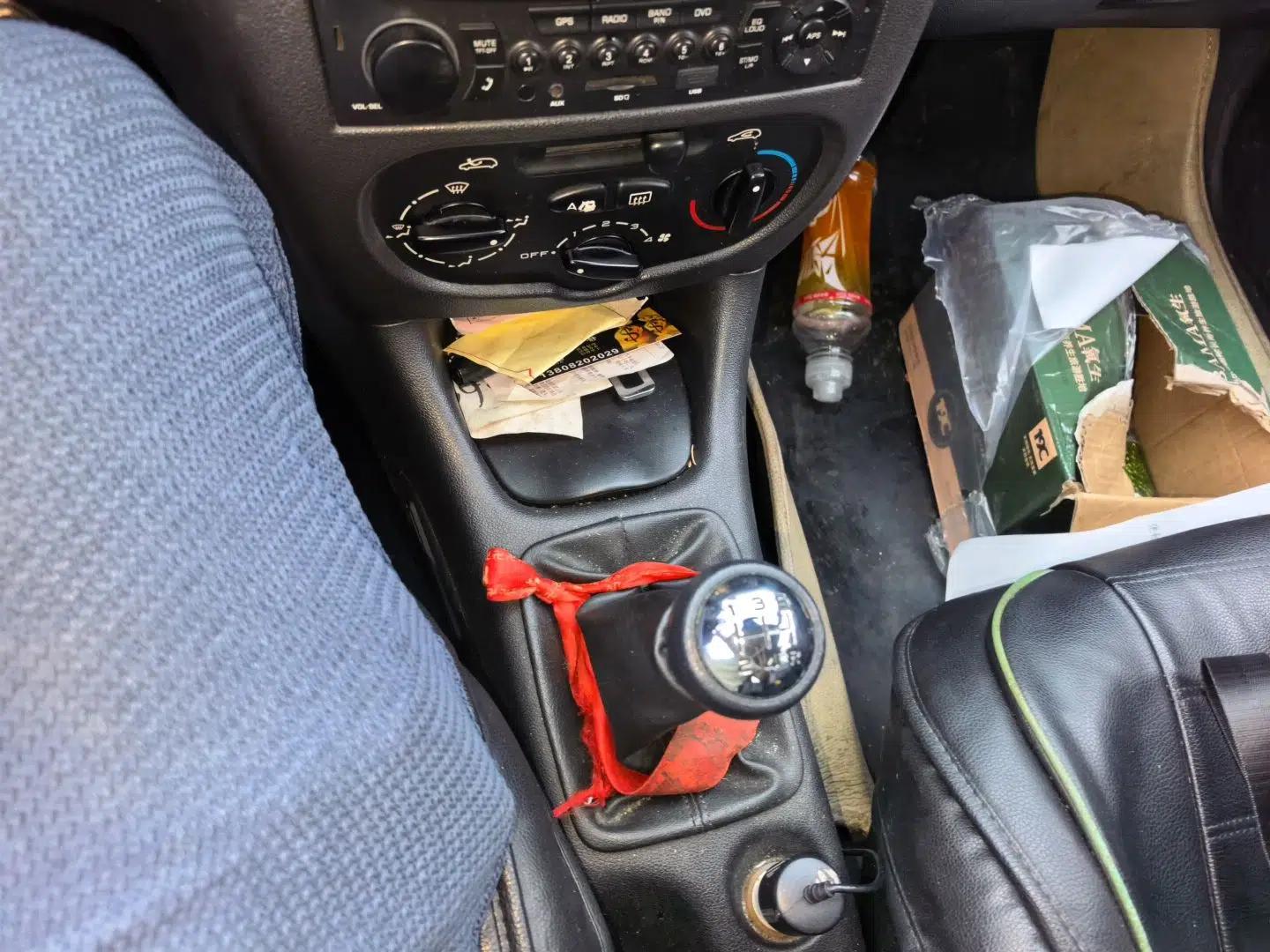 Peugeot 207 2011 Sedan 1.4L Manual Yule Edition — миниатюра 14
