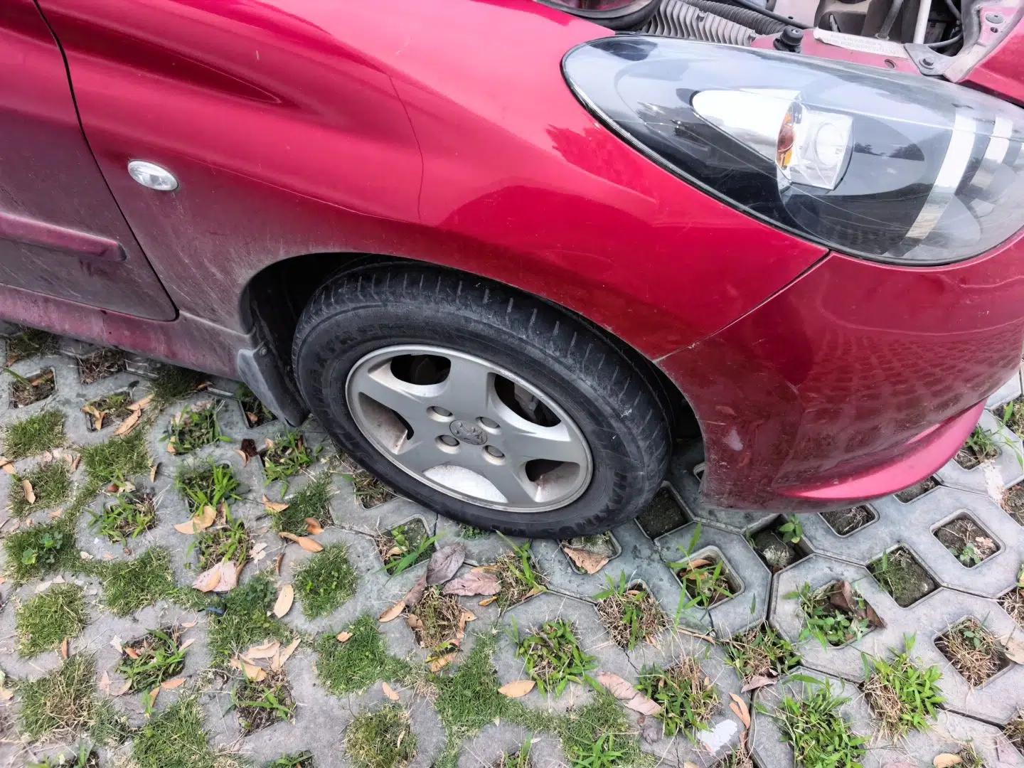 Peugeot 207 2011 Sedan 1.4L Manual Yule Edition — миниатюра 8