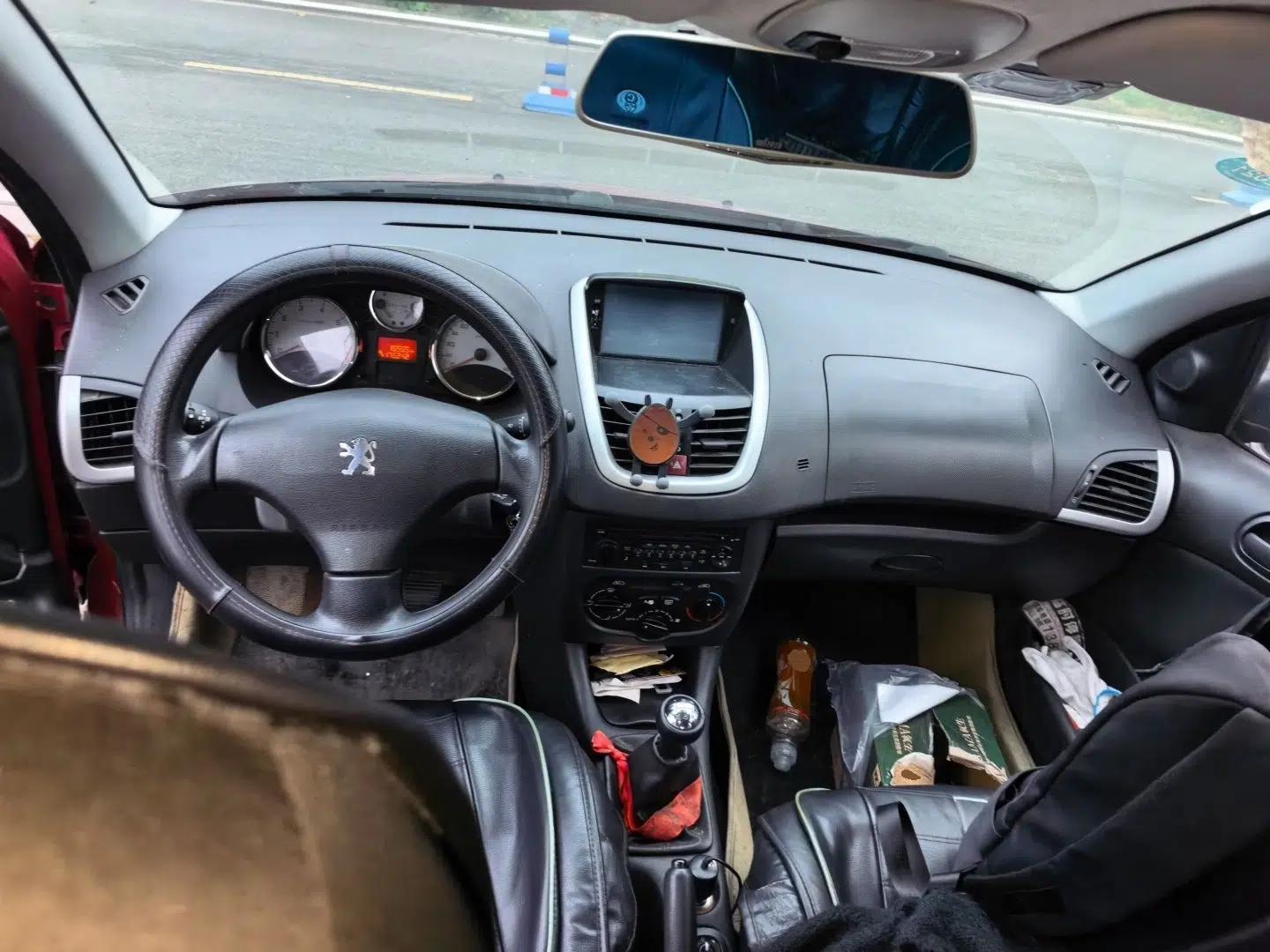 Peugeot 207 2011 Sedan 1.4L Manual Yule Edition — миниатюра 9
