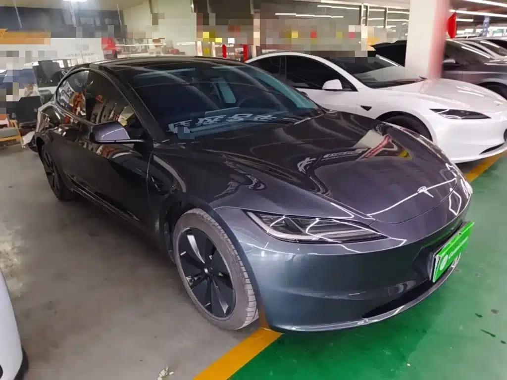 Model 3 2025 Rear-Wheel Drive — миниатюра 4