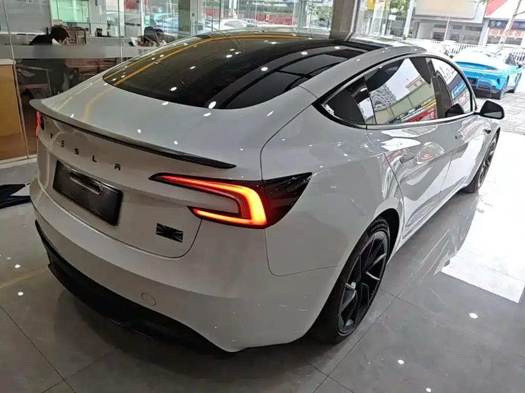 Model 3 2024 Performance All-Wheel Drive — миниатюра 7