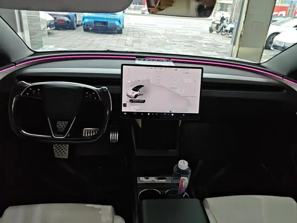 Model 3 2024 Performance All-Wheel Drive — миниатюра 10